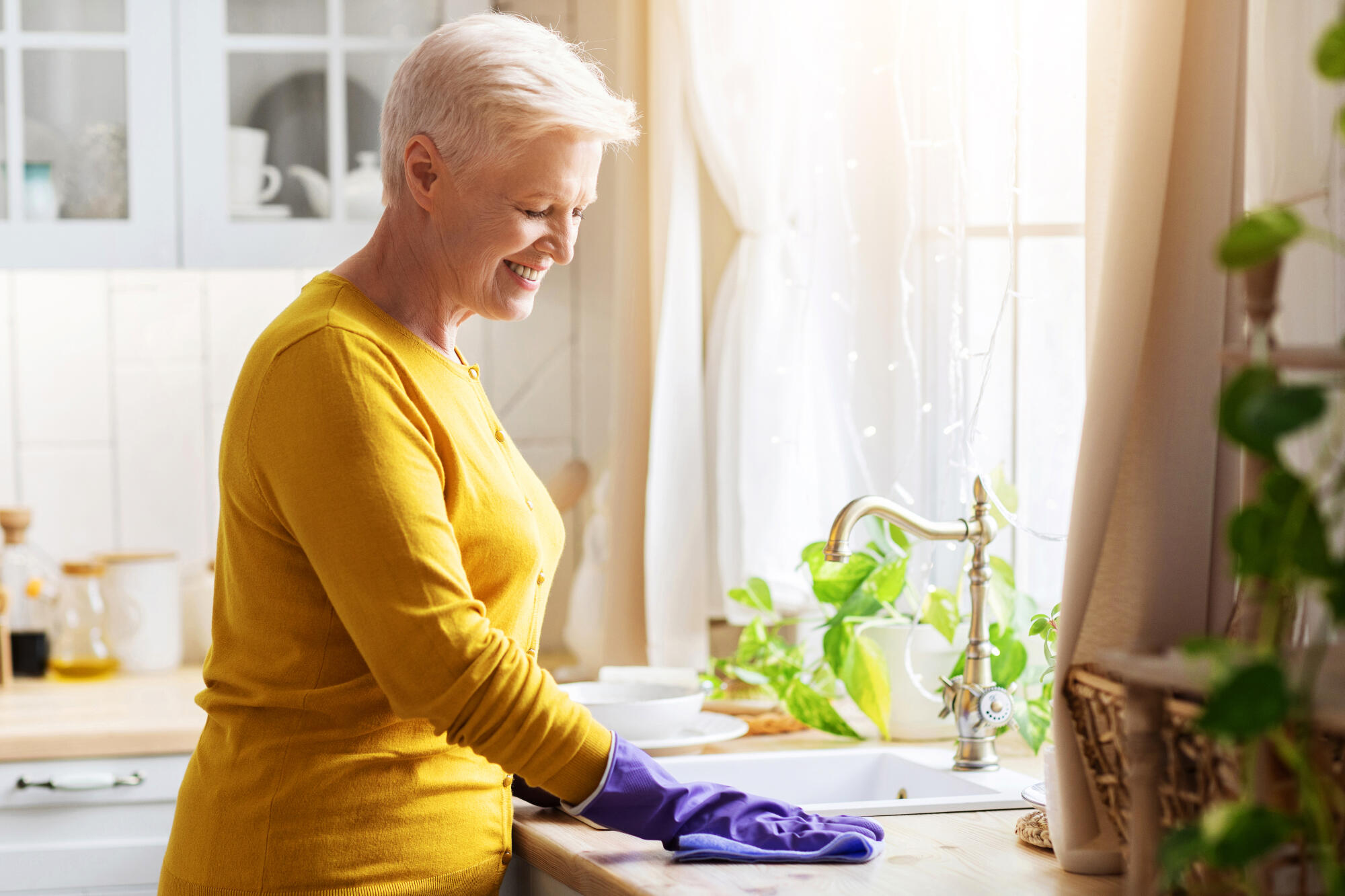 Housekeeping for Seniors That Keeps Life Clean Without the Chore